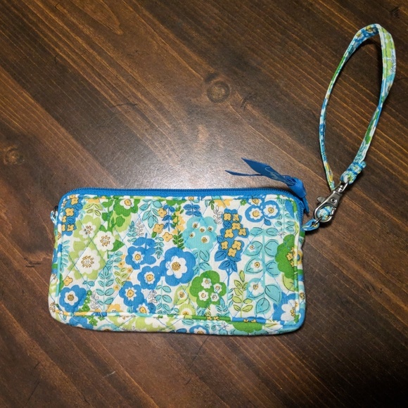 NWOT Vera Bradley Wristlet - Picture 2 of 3